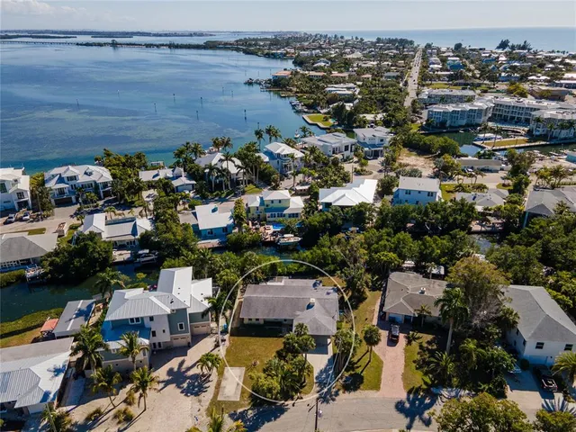 $1,499,000 | 507 58th Street, Holmes Beach, FL 34217