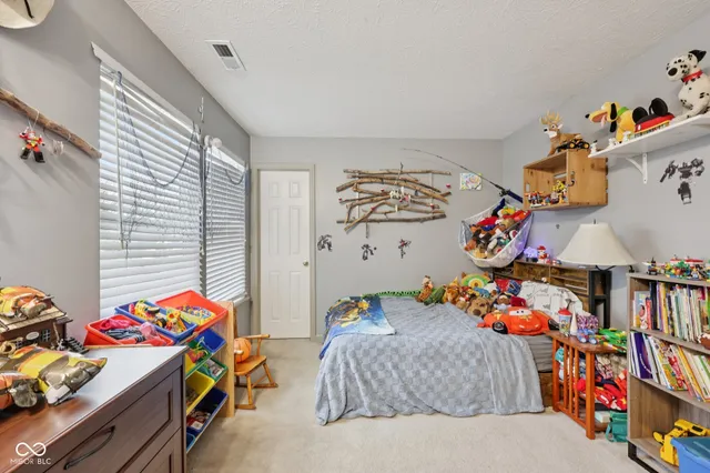 $334,900 | 2411 Lakeshore Court, Lebanon, IN 46052