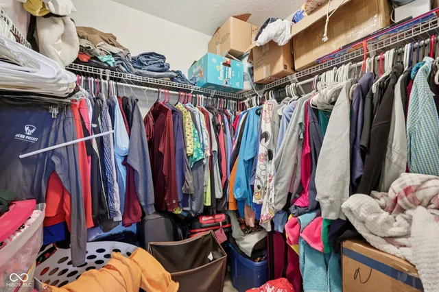 $334,900 | 2411 Lakeshore Court, Lebanon, IN 46052