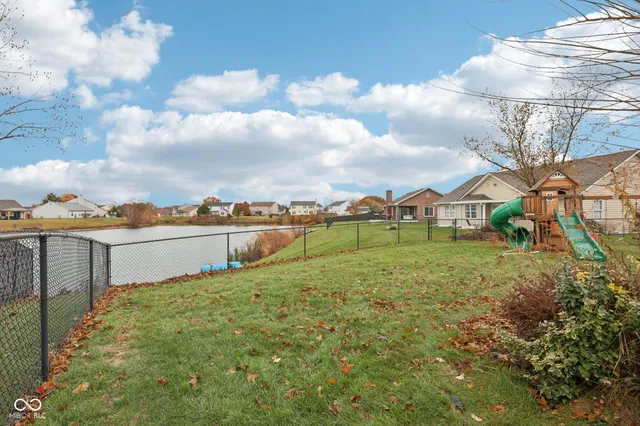 $334,900 | 2411 Lakeshore Court, Lebanon, IN 46052