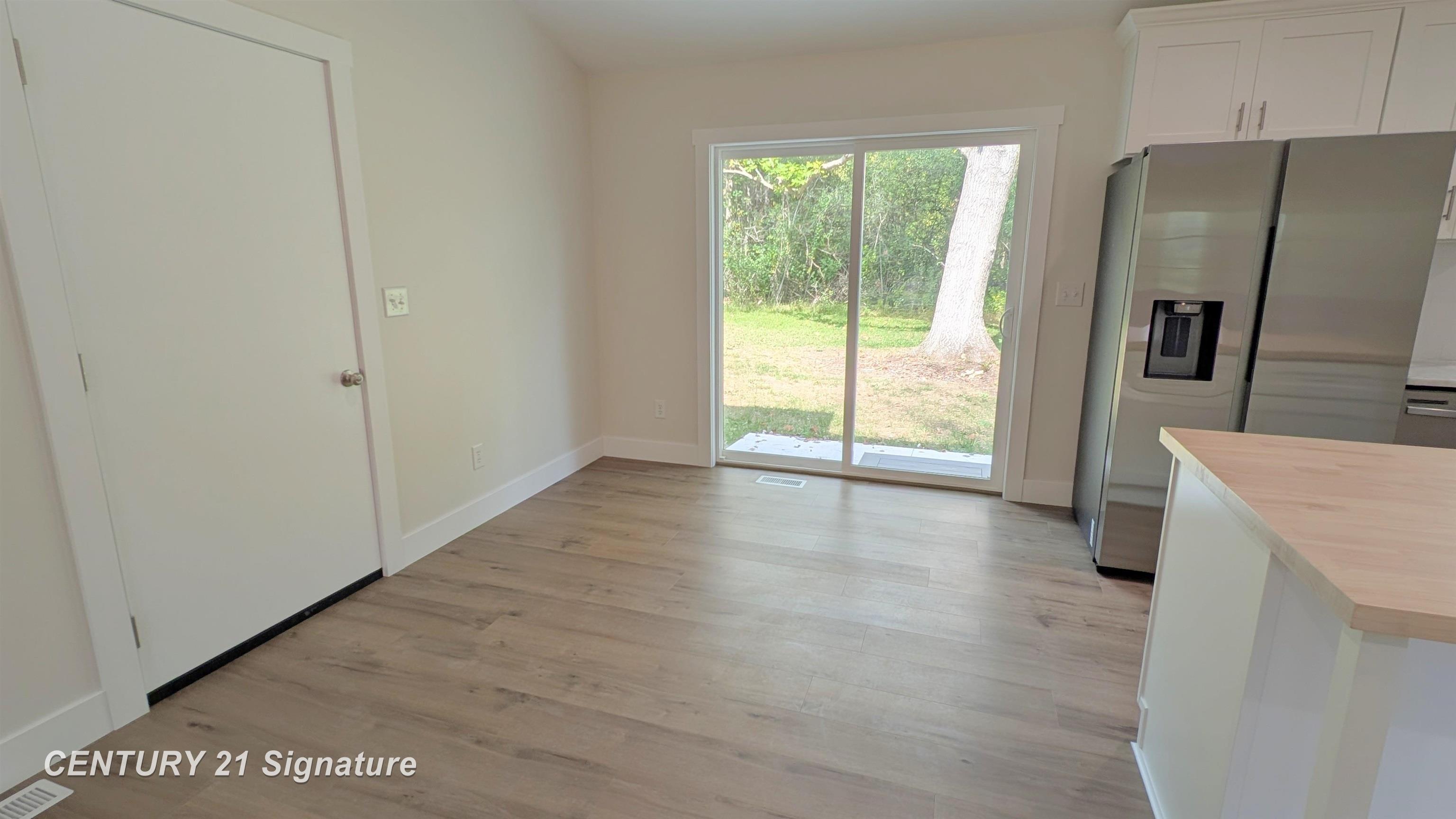 817 Sandow Road Midland, MI 48640 - Photo 3 of 23 50186680-8b62c88c-fffd-442f-bb4d-46d33bfb6b55.JPG