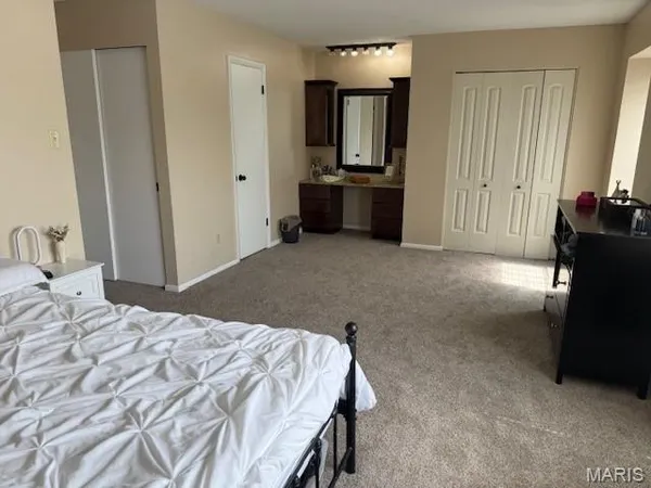 $2,000 | 1662 Herault Place, St. Louis, MO 63125