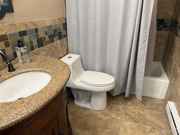 $2,000 | 1662 Herault Place, St. Louis, MO 63125