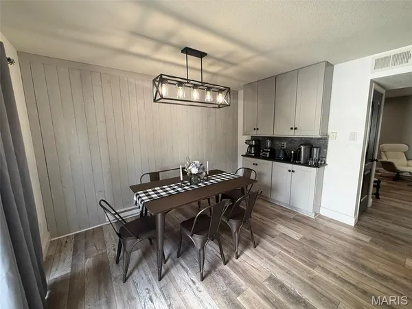 $2,000 | 1662 Herault Place, St. Louis, MO 63125