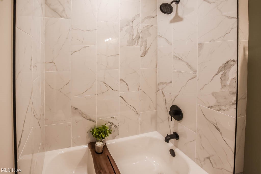 1162 Ledgeview Road Macedonia, OH 44056 - Photo 20 of 35 Full Bathroom