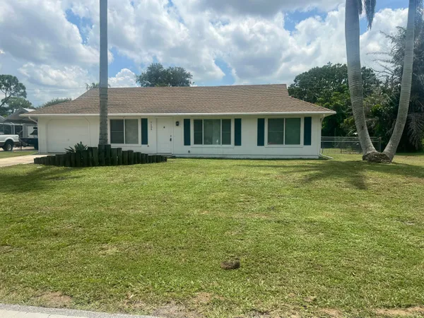$1,975 | 7105 North Boulevard, Fort Pierce, FL 34951