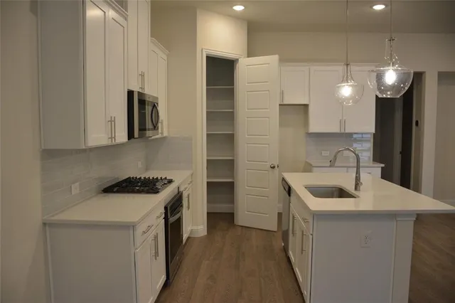 $2,750 | 338 Almanor Street, Lewisville, TX 75056