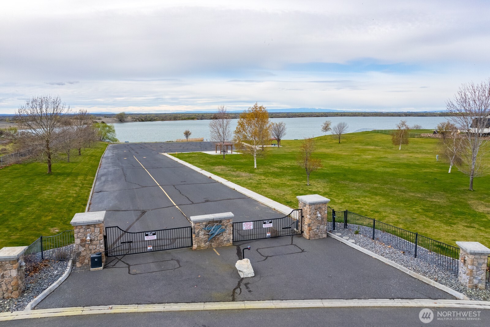 7741 Dune Lake Road Southeast Moses Lake, WA 98837 - Photo 6 of 17