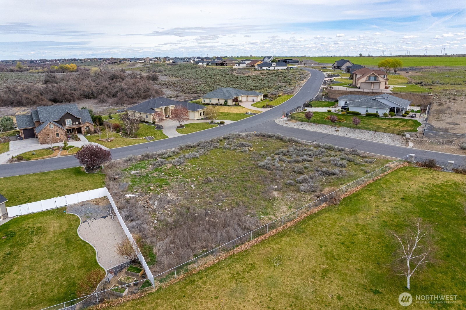 7741 Dune Lake Road Southeast Moses Lake, WA 98837 - Photo 7 of 17