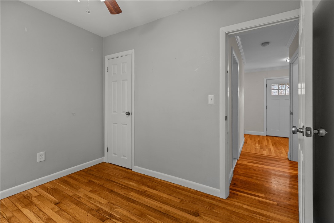 17 Phillips Avenue Middletown, RI 02842 - Photo 14 of 27