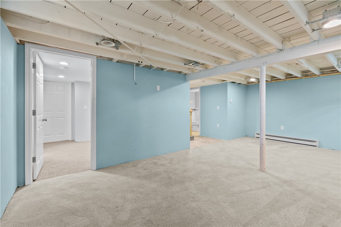 17 Phillips Avenue Middletown, RI 02842 - Photo 22 of 27