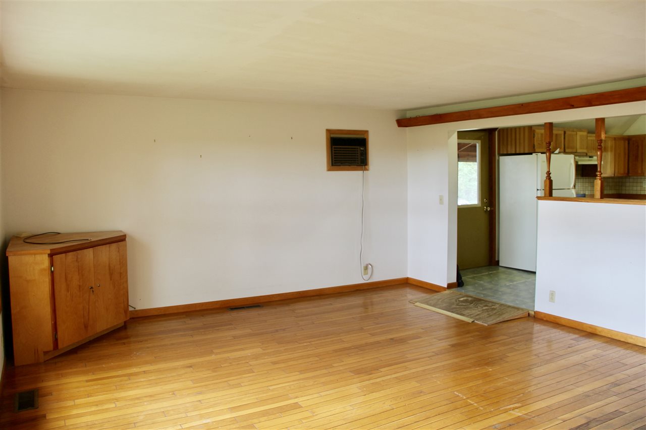 5820 Grace Road Benzonia, MI 49616 - Photo 6 of 16 1880898-5.JPG