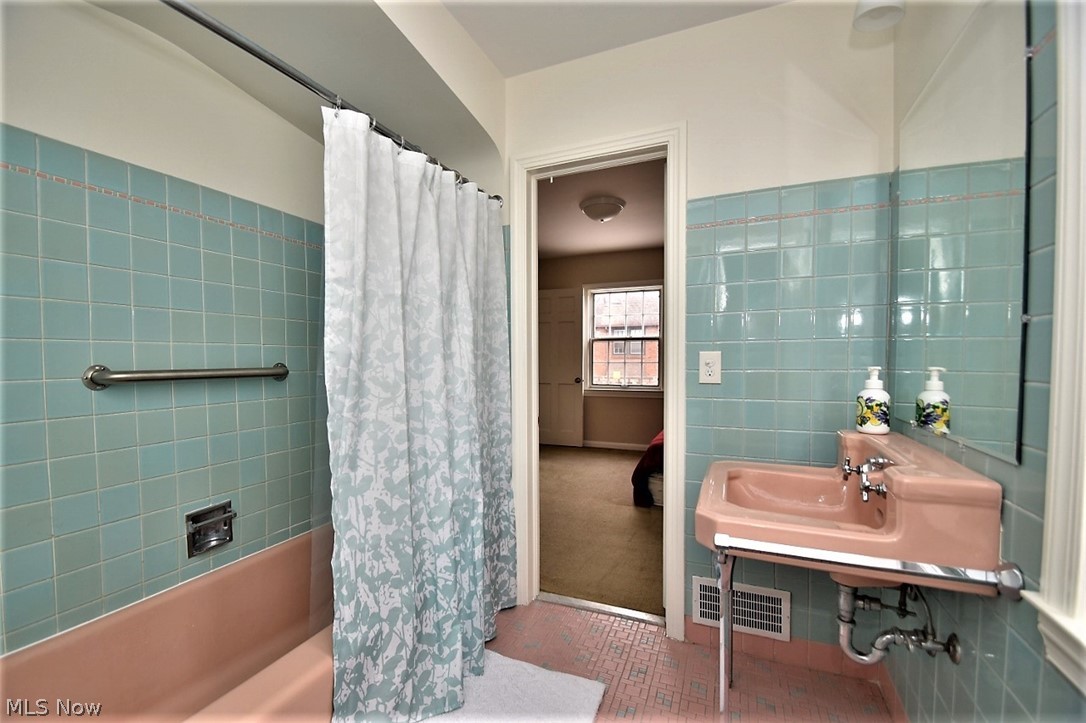 3369 Elsmere Road Cleveland, OH 44120 - Photo 25 of 35 Gallery Image 25