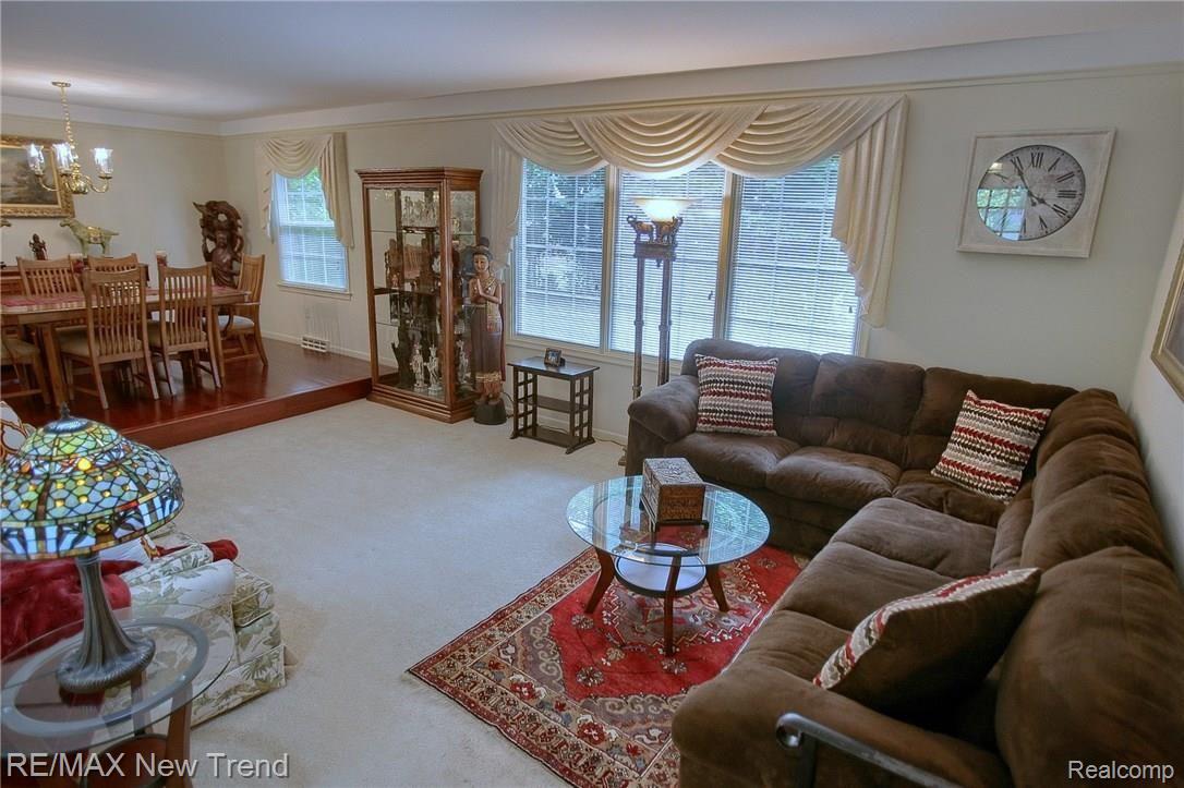28620 Westerleigh Road Farmington, MI 48334 - Photo 4 of 23 Living_Room_2nd_View.jpg