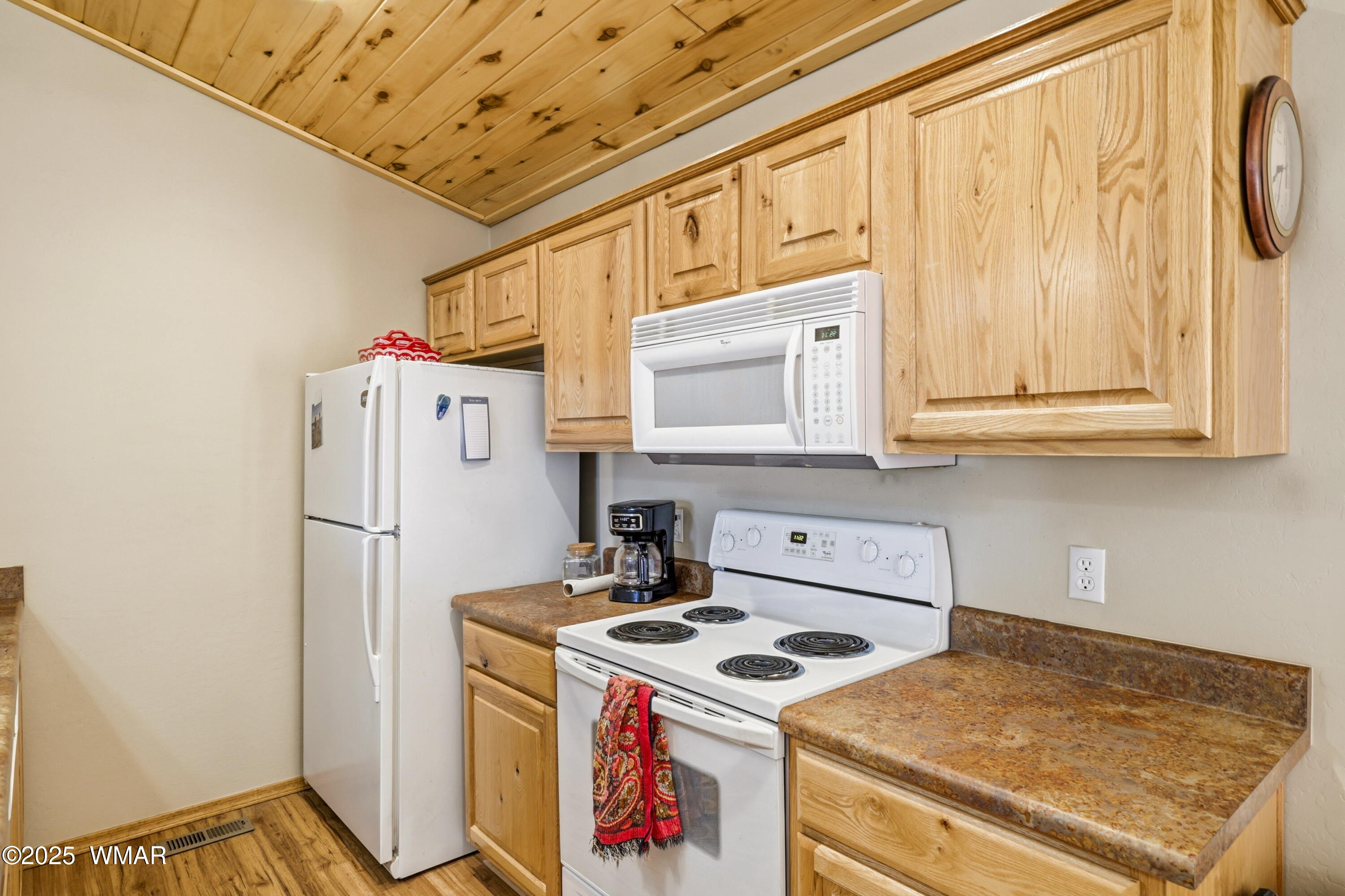 2348 South Buffalo Loop Overgaard, AZ 85933 - Photo 21 of 38