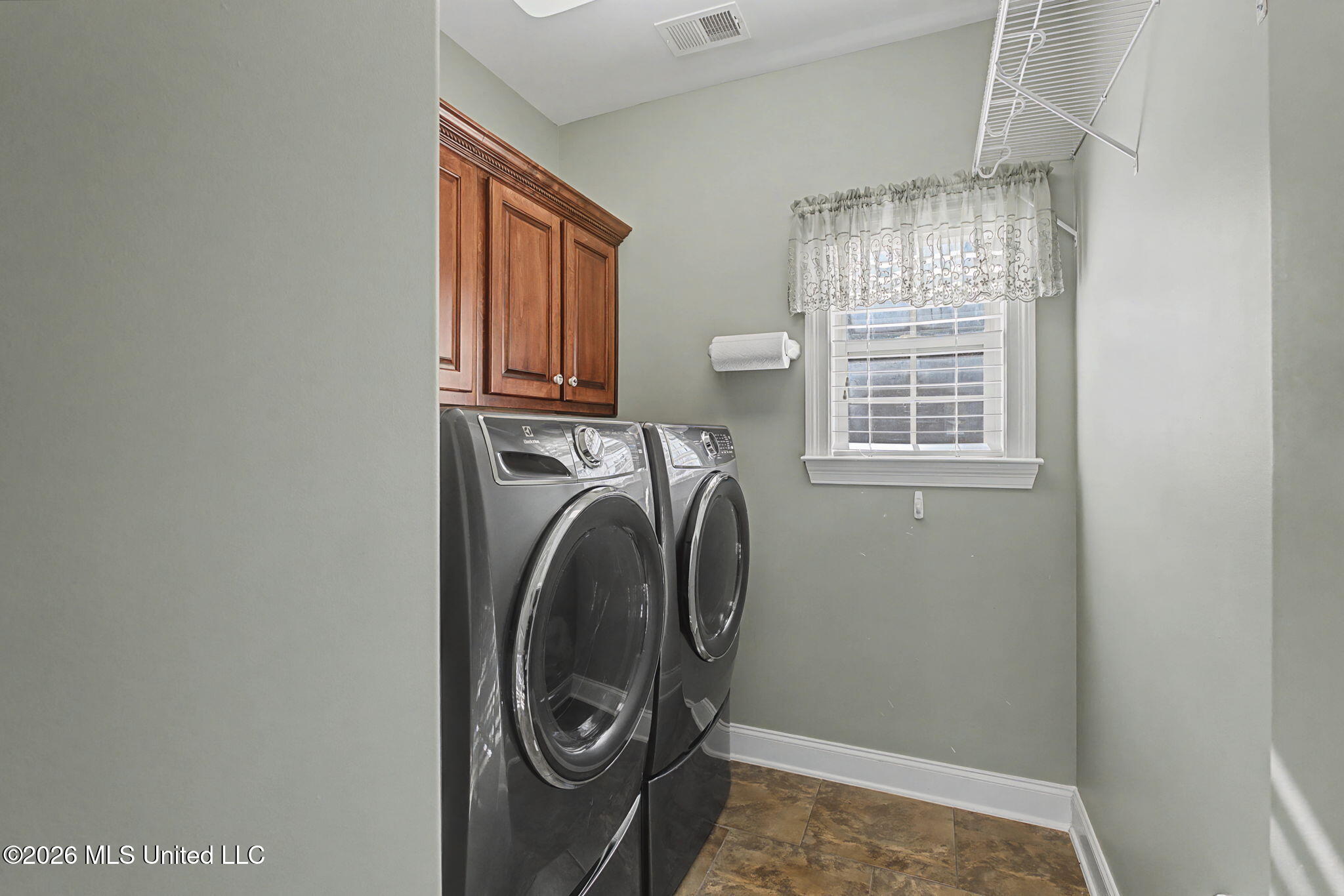 4114 Kayley Lane Olive Branch, MS 38654 - Photo 24 of 49 Laundry