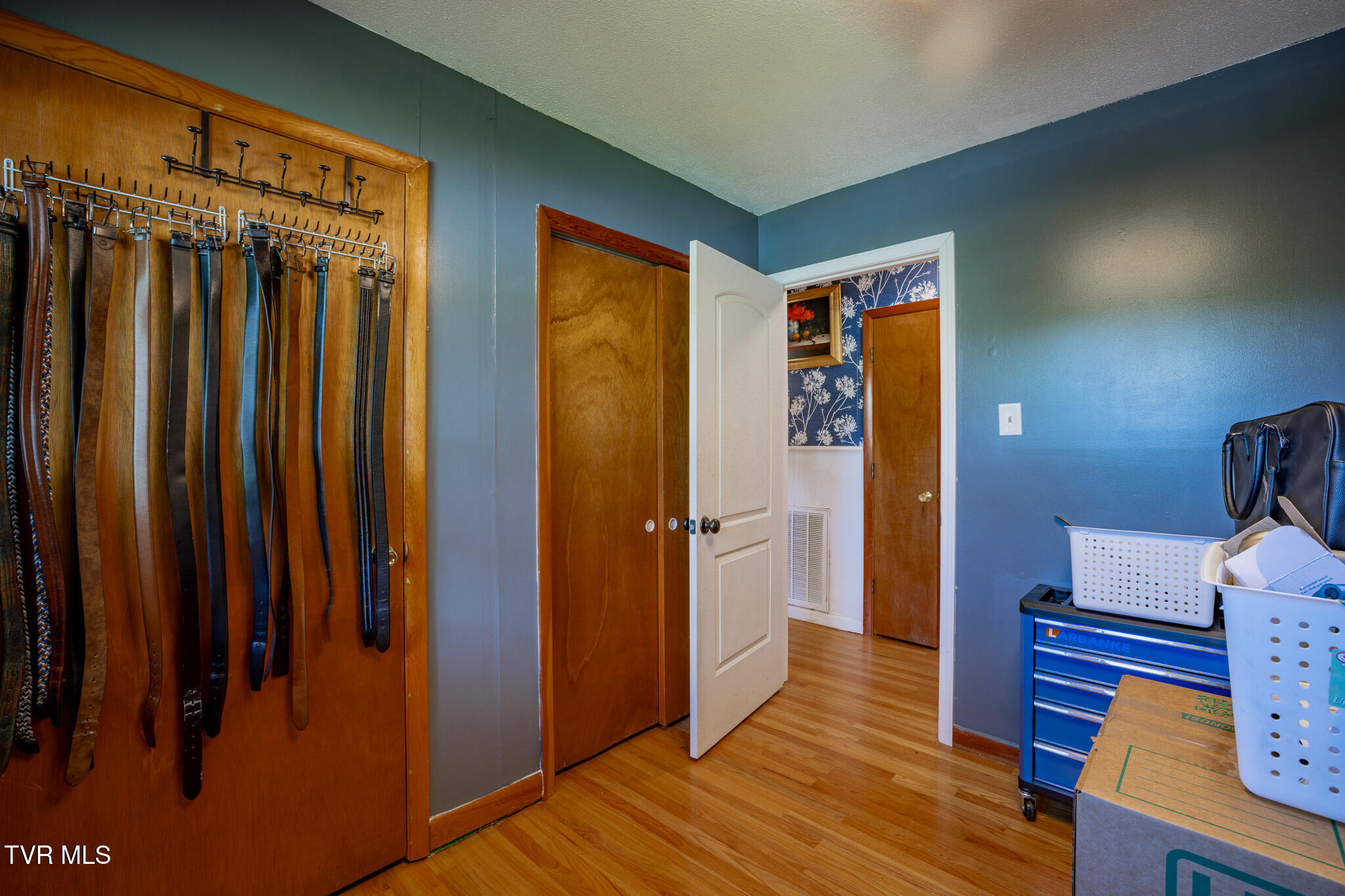 141 East Central Bristol, TN 37620 - Photo 25 of 40 1R9A8939-HDR