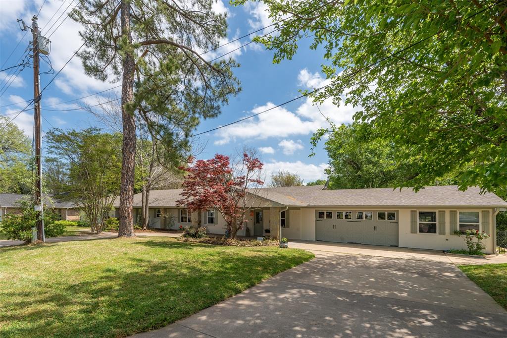 471 Stirrup Ranch Road Trinidad, TX 75163 - Photo 9 of 40 2 car attached garage, porte cochere, RV hookup