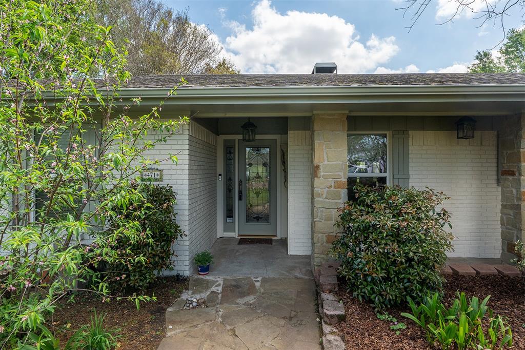 471 Stirrup Ranch Road Trinidad, TX 75163 - Photo 10 of 40 Front door - Pella decorative door with sidelights