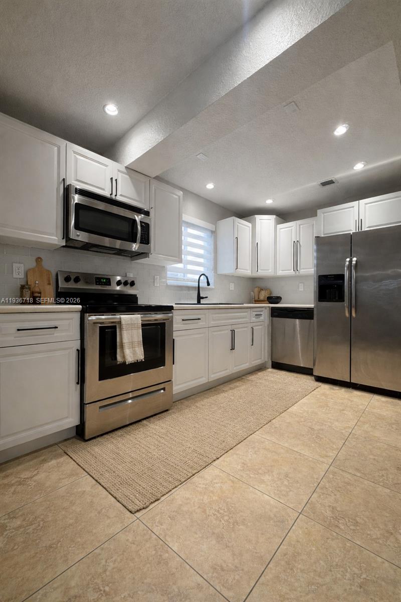 17831 Northwest 84th Court Hialeah, FL 33015 - Photo 15 of 25