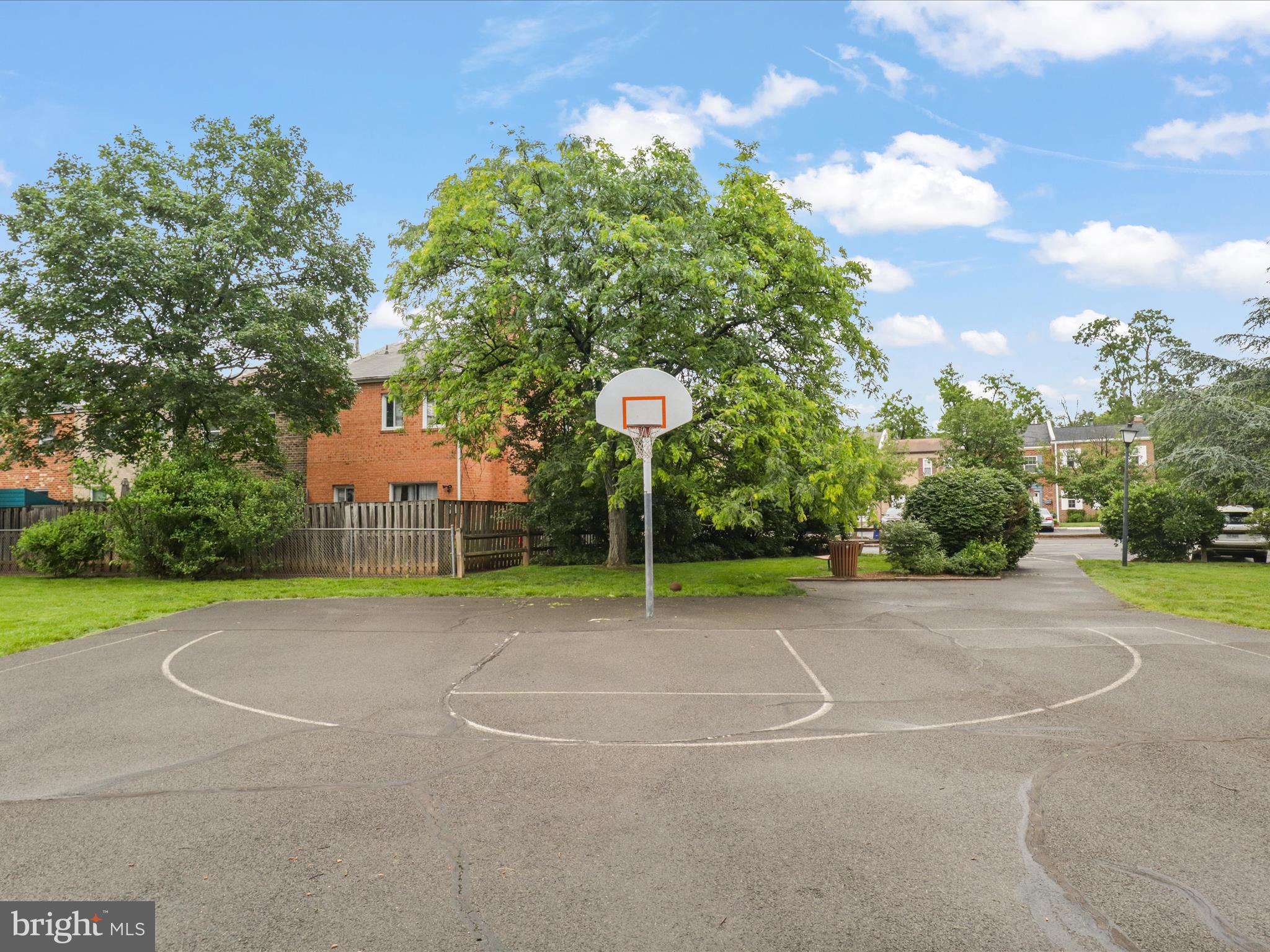 6558 Gildar Street Alexandria, VA 22310 - Photo 41 of 53 a view of a basketball court