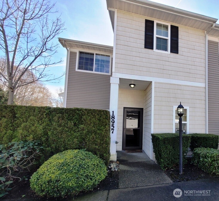 18957 108th Lane Southeast Renton, WA 98055 - Photo 1 of 12 Gallery Image 1
