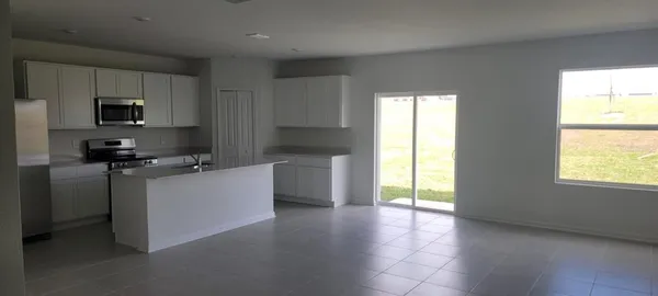 $2,300 | 3359 Alexander Dr Lake, Lake Wales, FL 33855