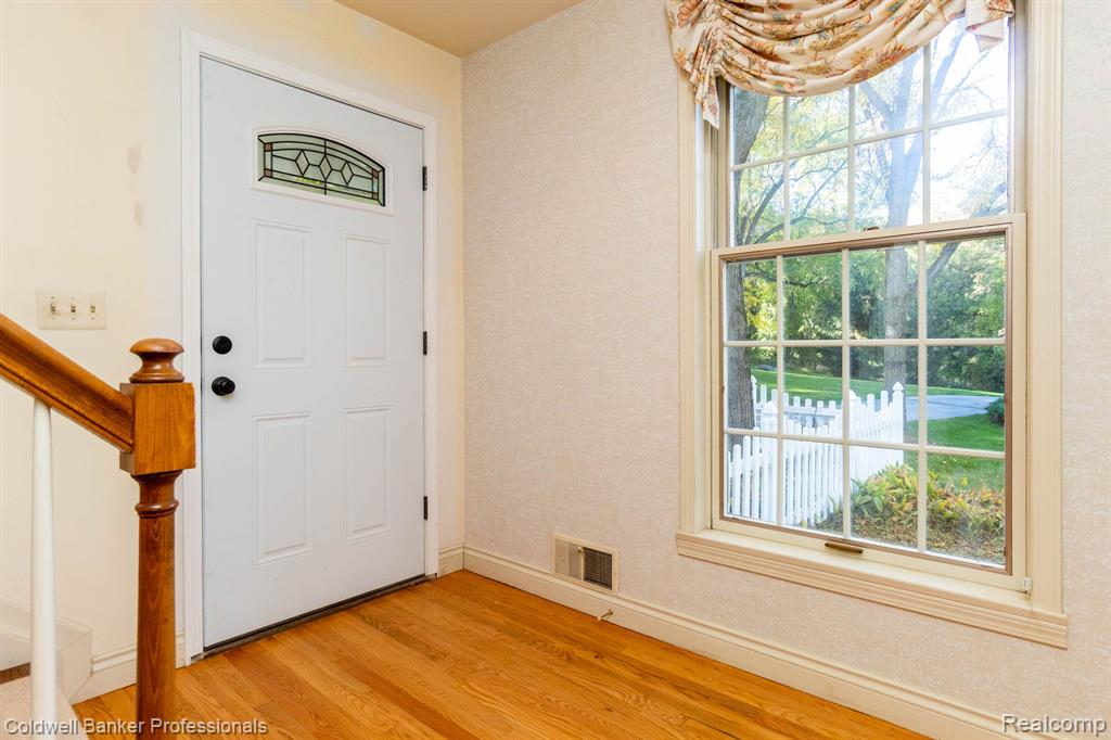 4565 Gallagher Road Rochester, MI 48306 - Photo 12 of 86