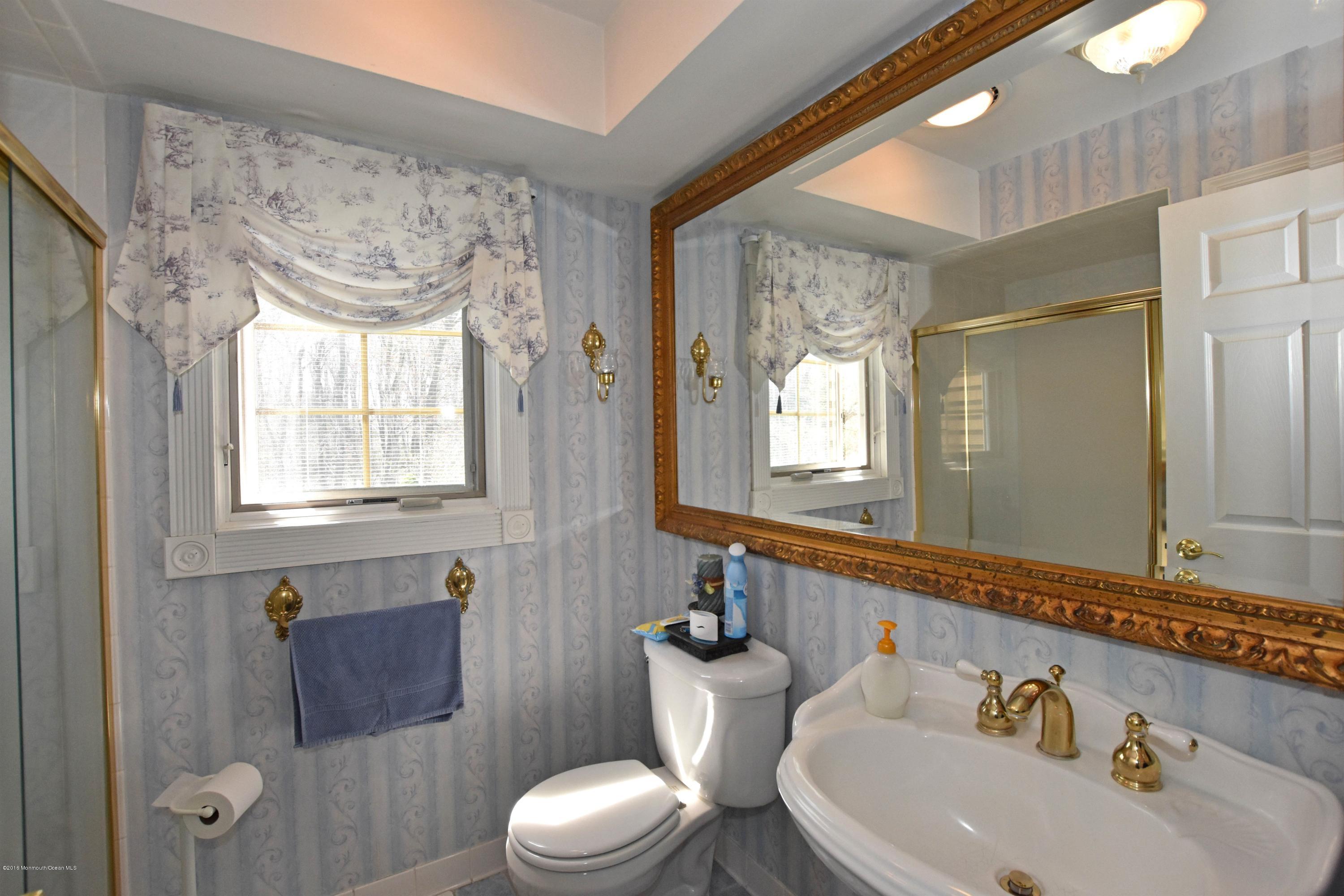 65 Hickory Hill Road Jackson, NJ 08527 - Photo 11 of 23 011_Powder Room
