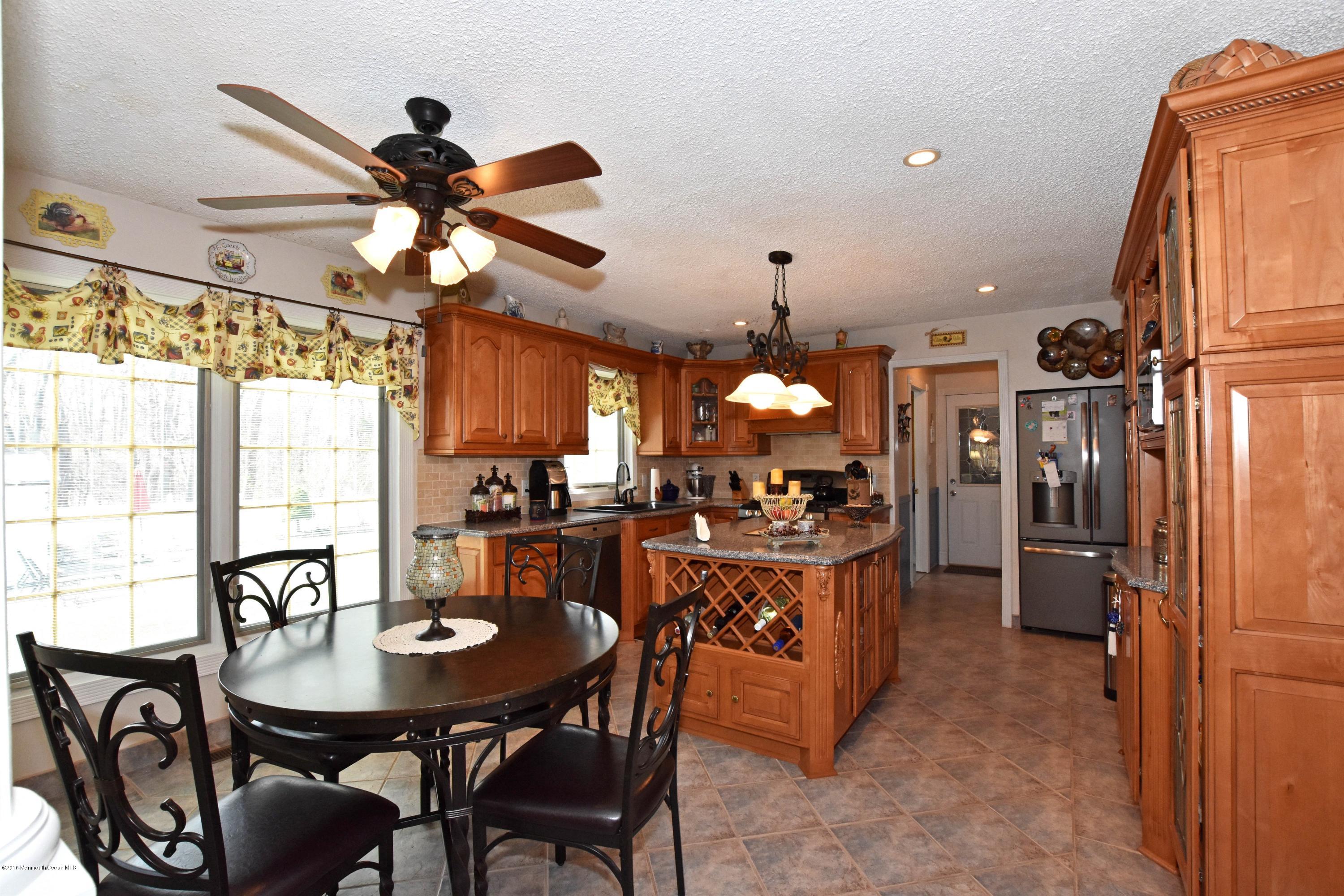 004_Kitchen