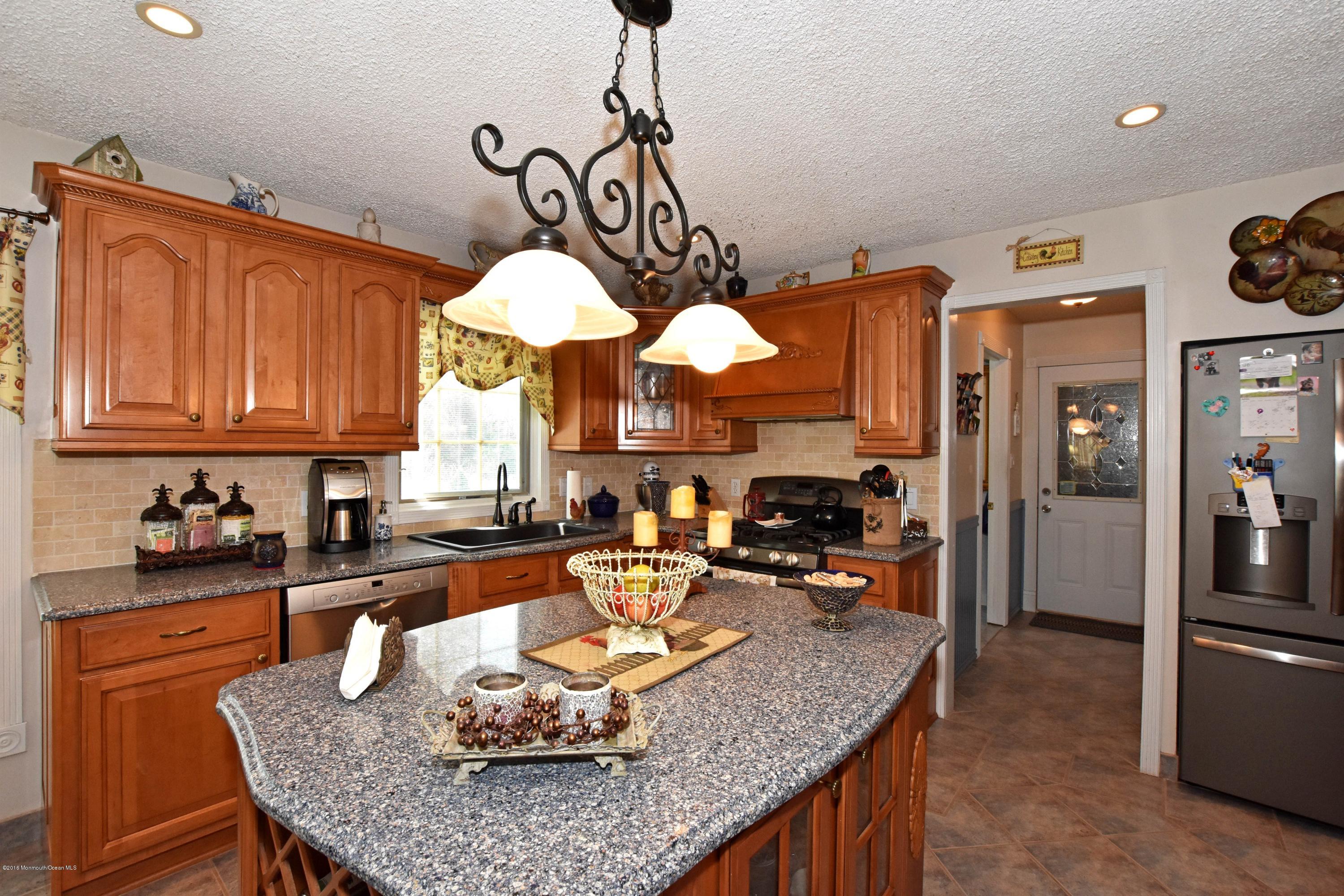 005_Inside Kitchen