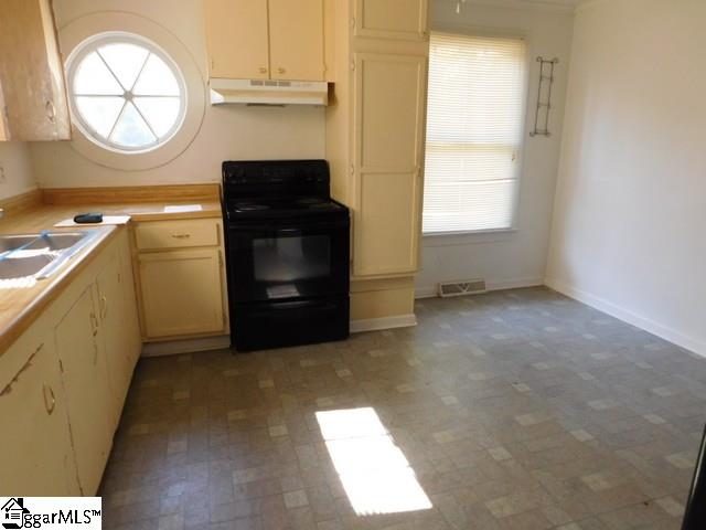 110 High Street Laurens, SC 29360 - Photo 8 of 18 Gallery Image 8