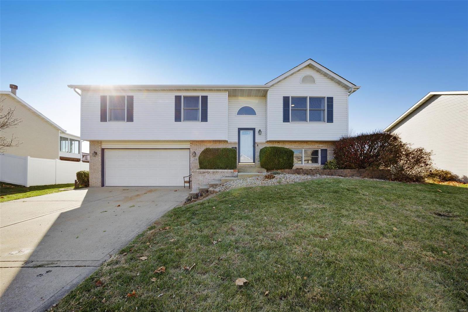 724 Copper Line Road Maryville, IL 62062 - Photo 1 of 26 Gallery Image 1