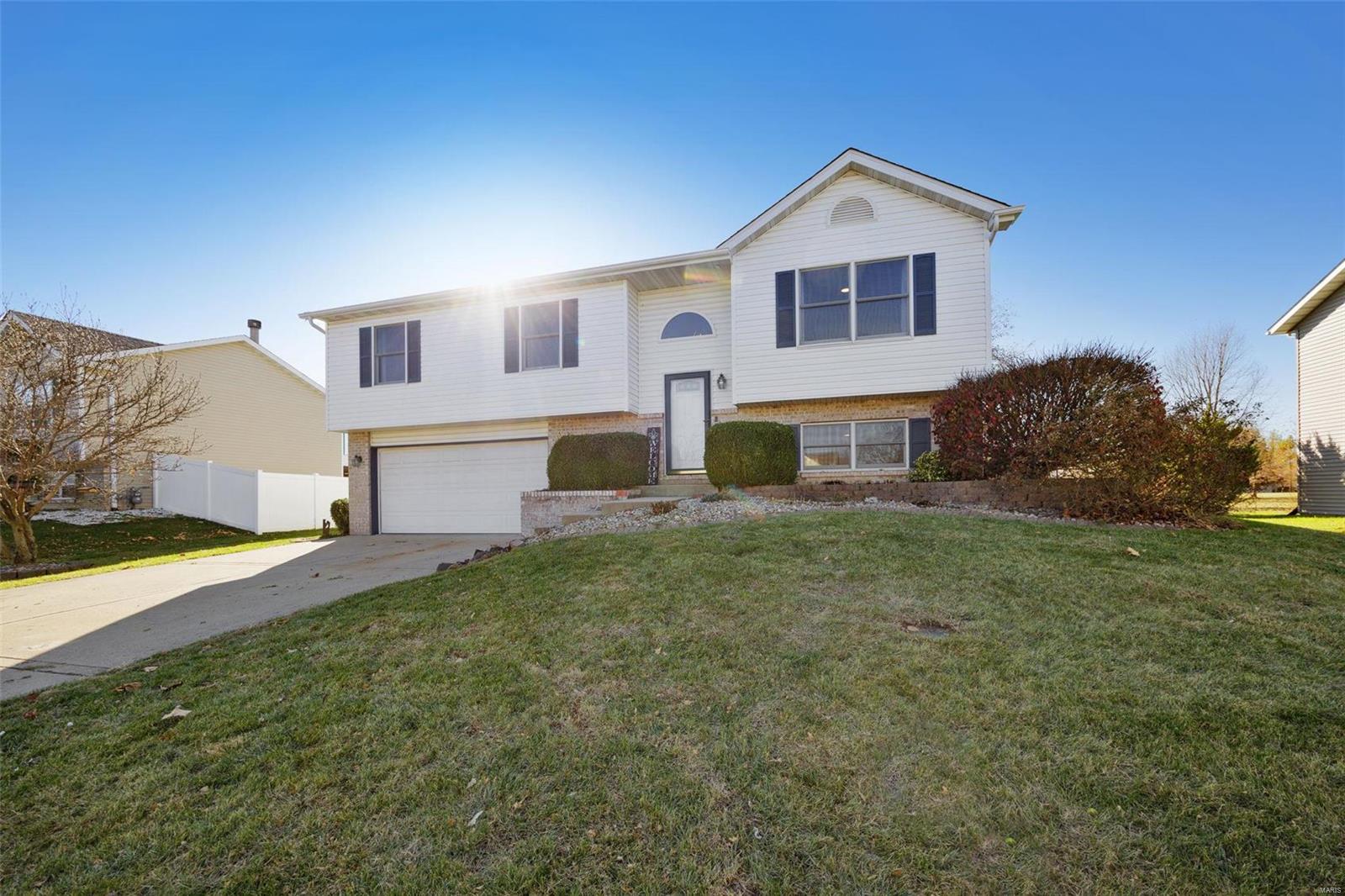 724 Copper Line Road Maryville, IL 62062 - Photo 3 of 26 Gallery Image 3