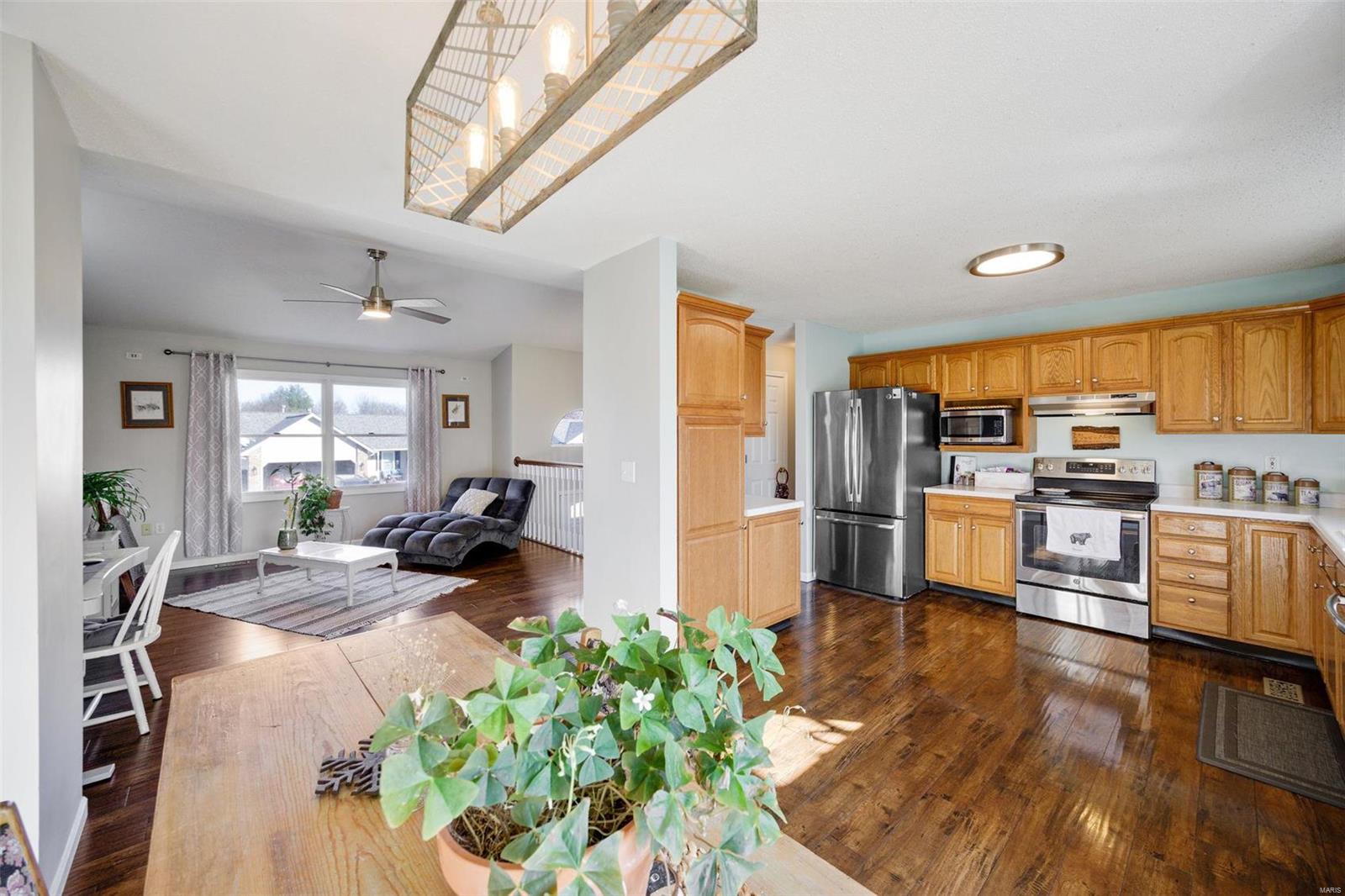 724 Copper Line Road Maryville, IL 62062 - Photo 9 of 26 Gallery Image 9