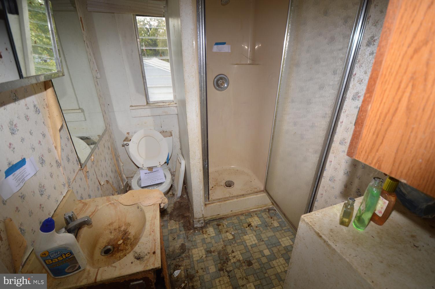 3700 Old Milford Mill Road Baltimore, MD 21244 - Photo 14 of 20 2ND FLOOR BATH