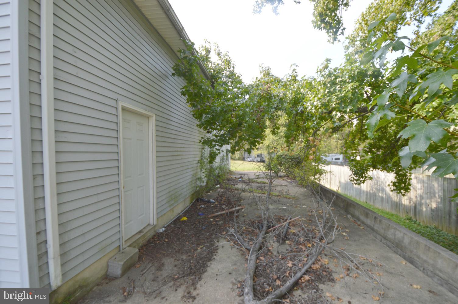3700 Old Milford Mill Road Baltimore, MD 21244 - Photo 16 of 20 GARAGE RIGHT
