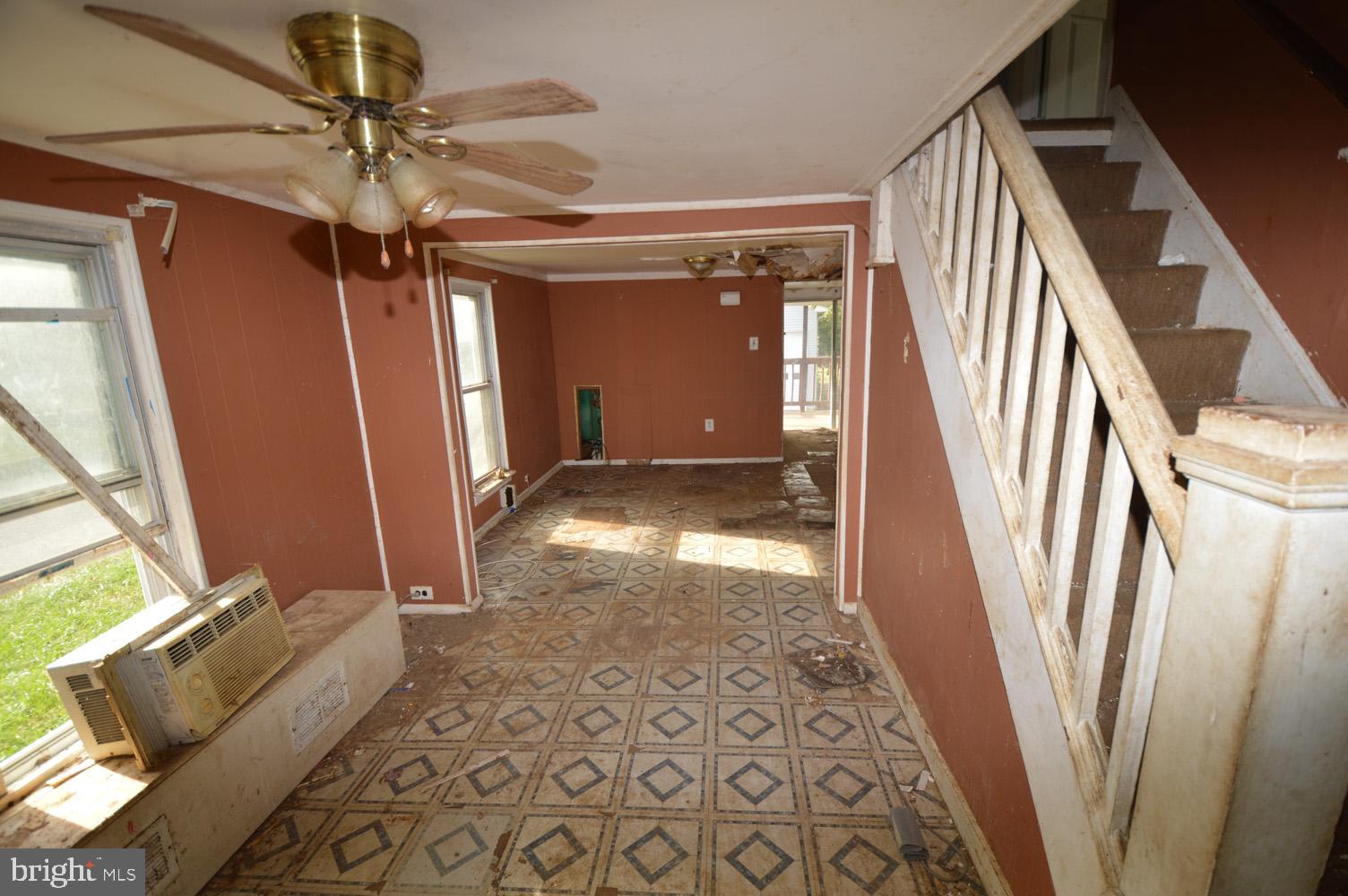 3700 Old Milford Mill Road Baltimore, MD 21244 - Photo 6 of 20 LIVING ROOM