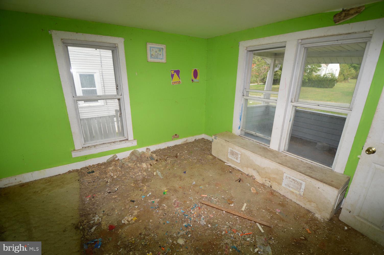 3700 Old Milford Mill Road Baltimore, MD 21244 - Photo 9 of 20 1ST FLOOR BEDROOM 1