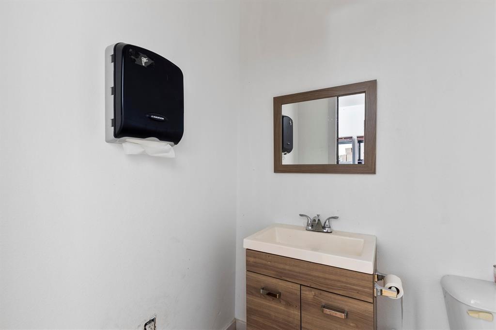 101 3rd Street Valley View, TX 76272 - Photo 24 of 32 Gallery Image 24