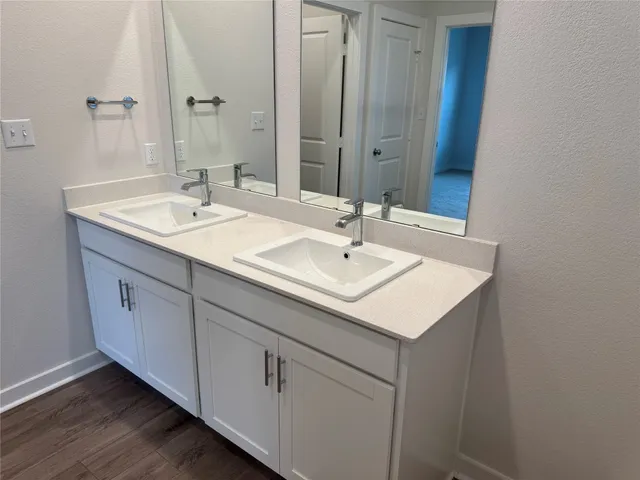 $2,325 | 102 Corn Lane, Hutto, TX 78634