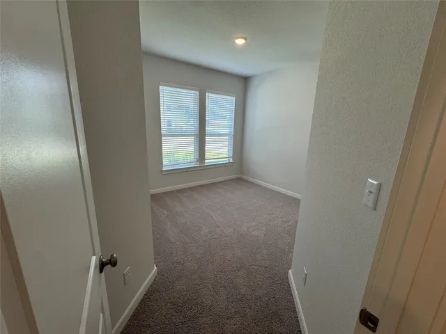 $2,325 | 102 Corn Lane, Hutto, TX 78634