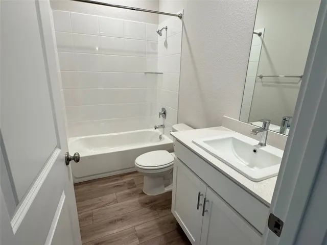 $2,325 | 102 Corn Lane, Hutto, TX 78634