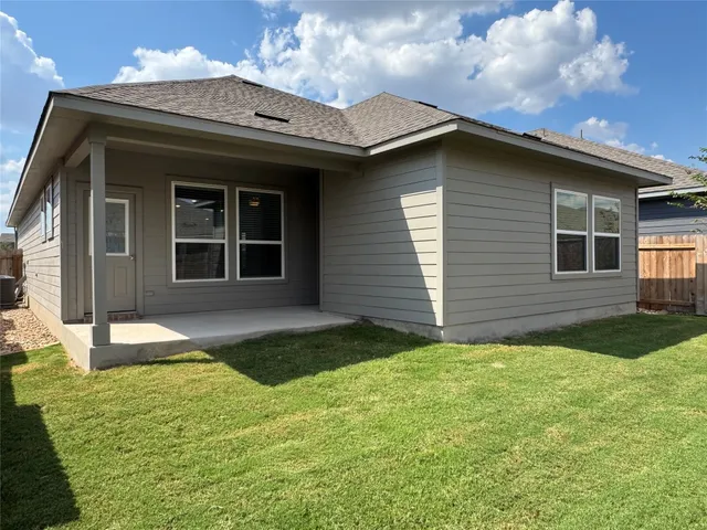 $2,325 | 102 Corn Lane, Hutto, TX 78634