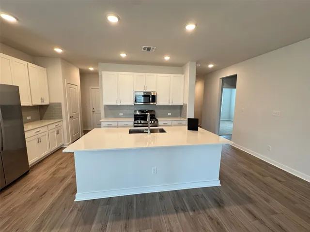 $2,325 | 102 Corn Lane, Hutto, TX 78634