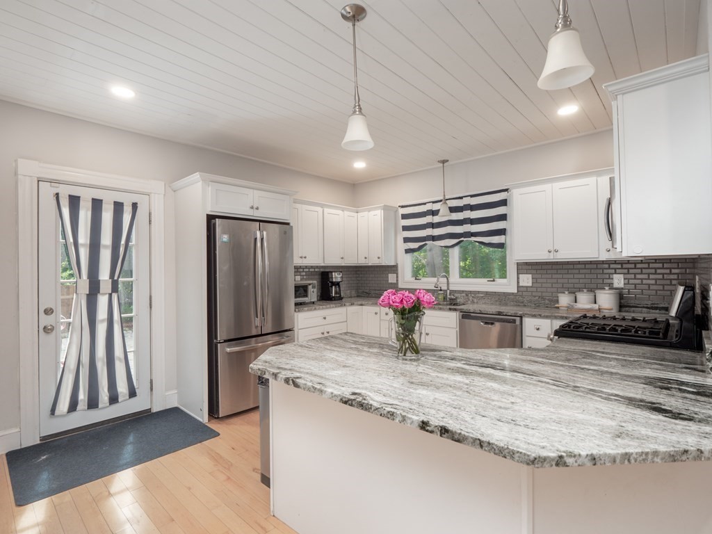 2 Clark Road Andover, MA 01810 - Photo 6 of 37