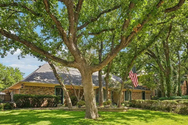 $575,000 | 6102 Waterview Drive, Arlington, TX 76016