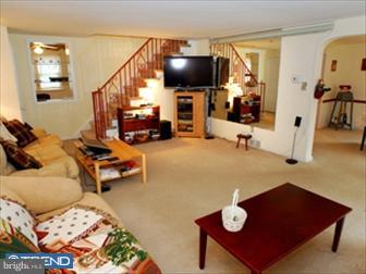 2531 Woodleigh Road Havertown, PA 19083 - Photo 2 of 6 Living Room