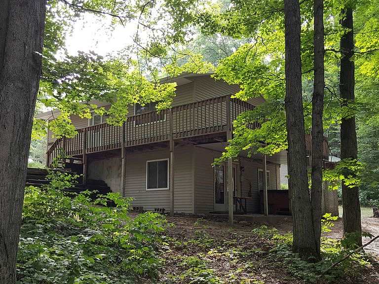 8235 West 28 Road Harrietta, MI 49638 - Photo 2 of 9 1878007-1.JPG
