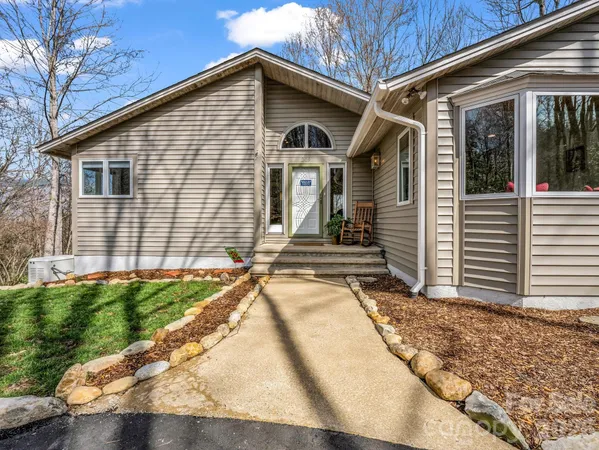 $795,000 | 209 Walnut Ridge Road, Brevard, NC 28712